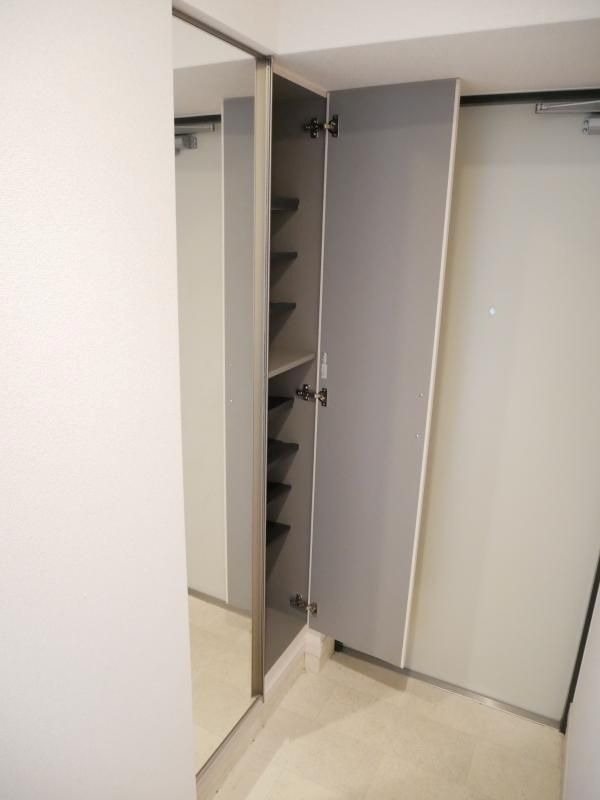 リバレイン  玄関