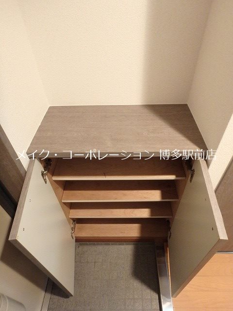 ロイヤル神屋 玄関