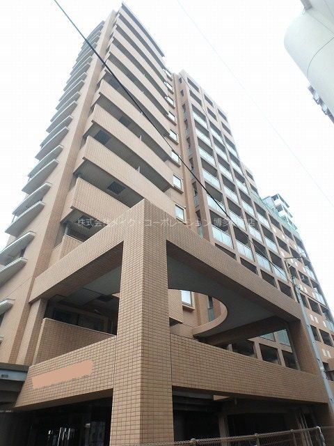 クレタ県庁前 外観