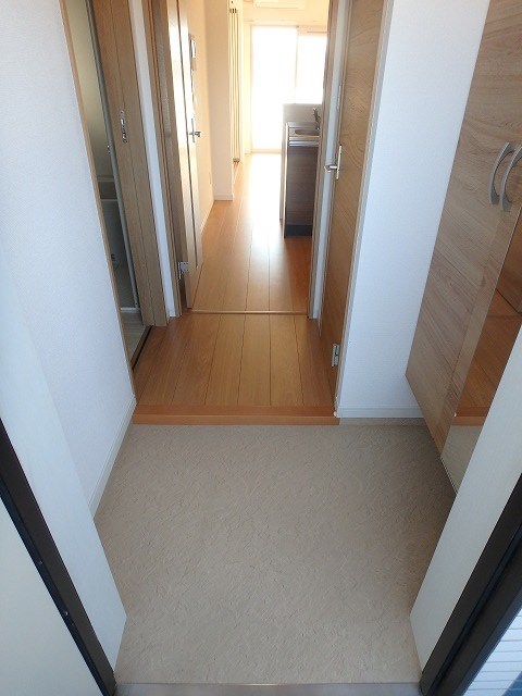 写真は同型タイプ LIFEFIELD二日市駅前 玄関