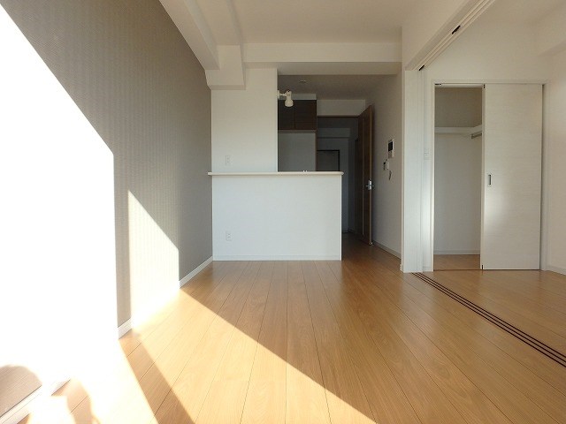 写真は同型タイプ LIFEFIELD二日市駅前 リビング