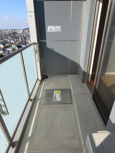 写真は同型タイプ LIFEFIELD二日市駅前 ベランダ