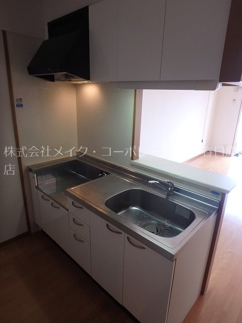 写真は同型タイプ サンヒルズ麦野 キッチン