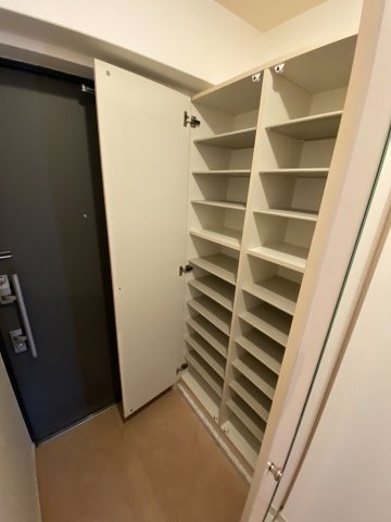 ルーベンス博多南 玄関