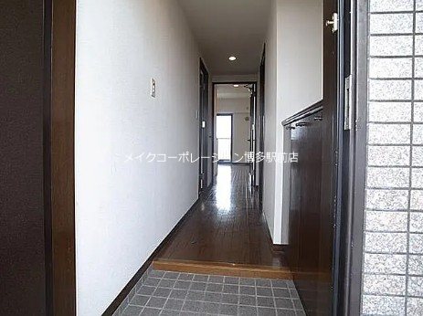 平尾駅前パークホームズ 玄関