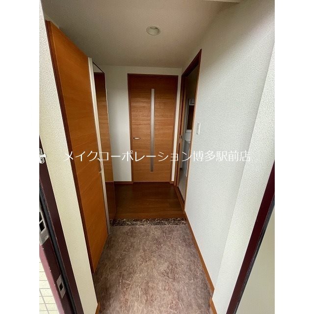 カラコレスⅤ 玄関