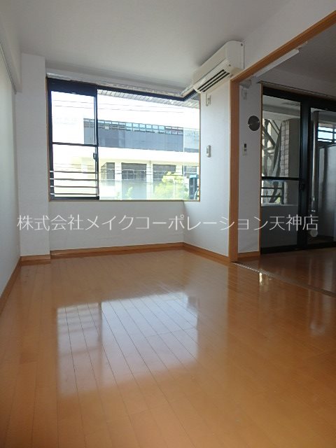 赤坂シャトー松風 リビング