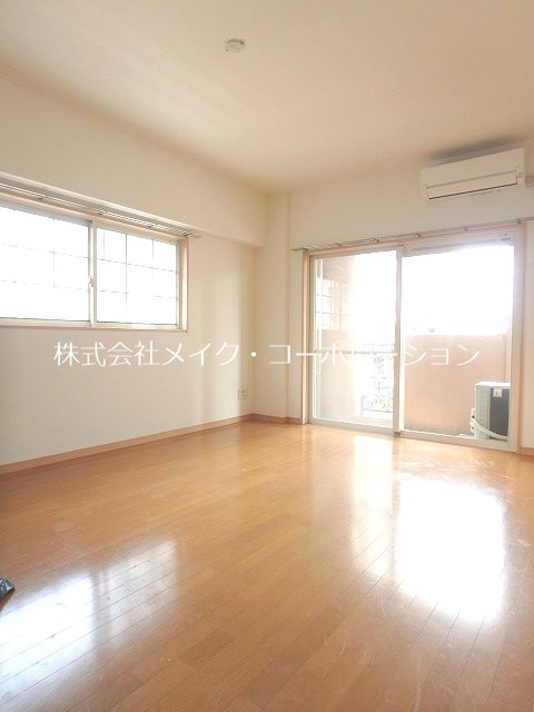 ビバリーロデオ リビング