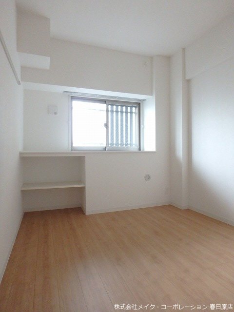 写真は同型タイプ エルグランド博多 ベッドルーム