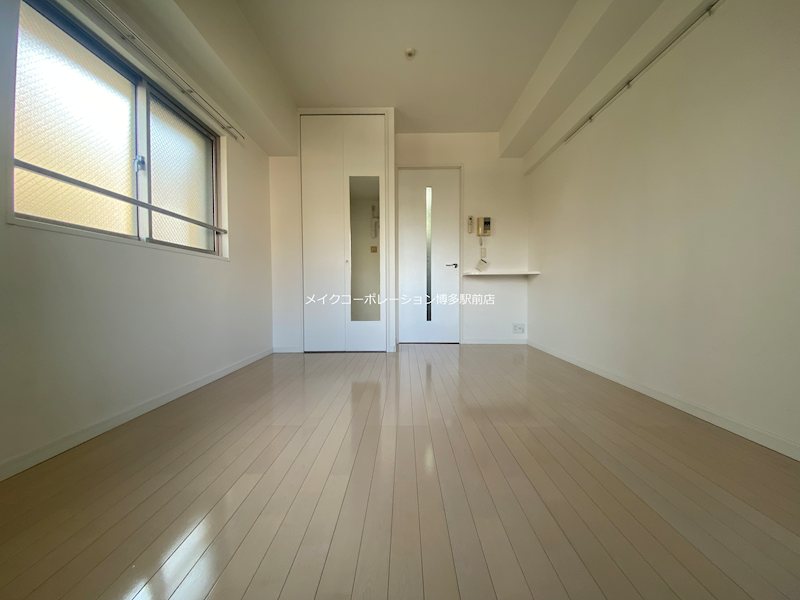 エンクレスト吉塚駅前 リビング