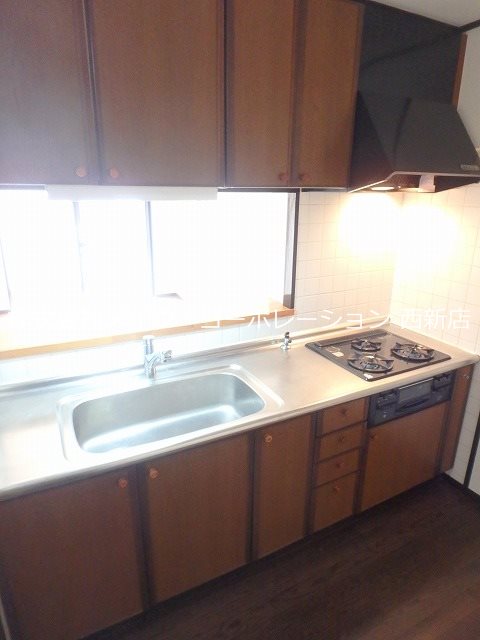 エミネント西新 キッチン