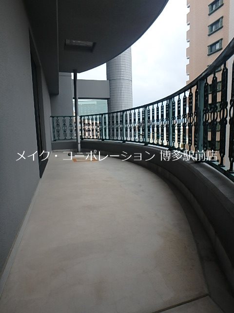 ロイヤル渡辺通１５４ ベランダ