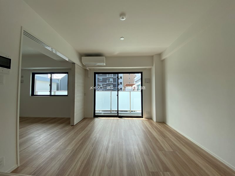 Hakata Station South リビング