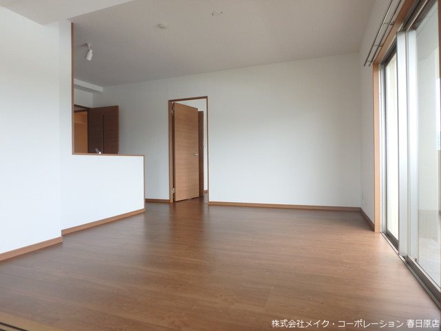 カラコレスV リビング