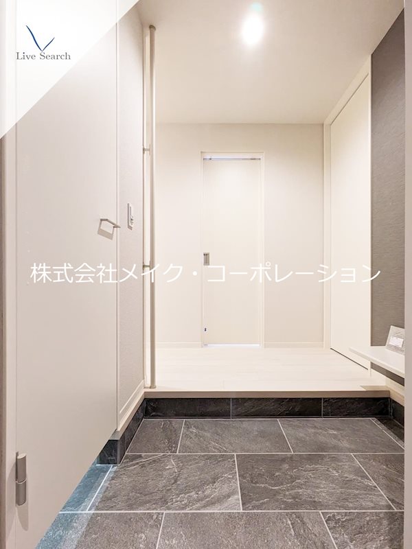 シャーメゾンステージ松山  玄関