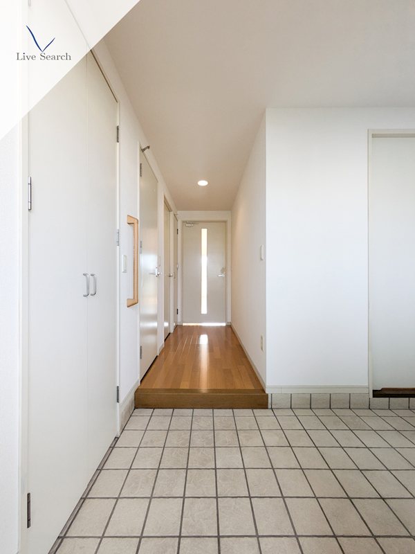 クラシオン草香江 玄関