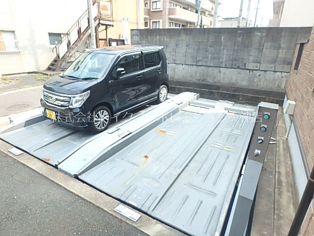 駐車場 リバティー・JK その他3