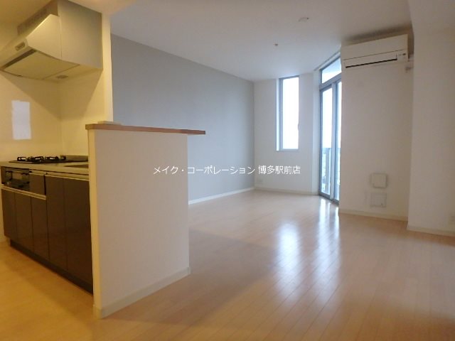 ラクレイス西新レジデンシャルタワー リビング