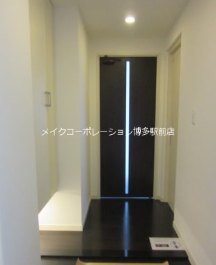 ラクレイス西新レジデンシャルタワー 玄関