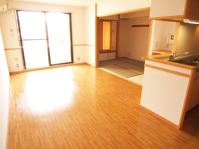 緑彩館 リビング