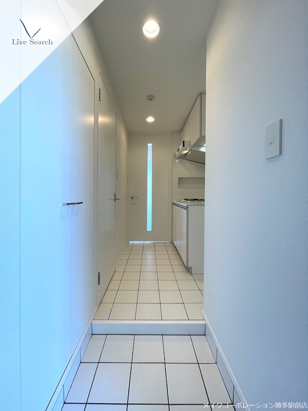 ナビールコート白金  玄関