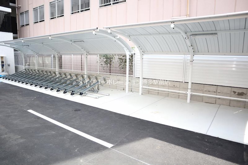 ドゥバーグ渡辺通   その他8