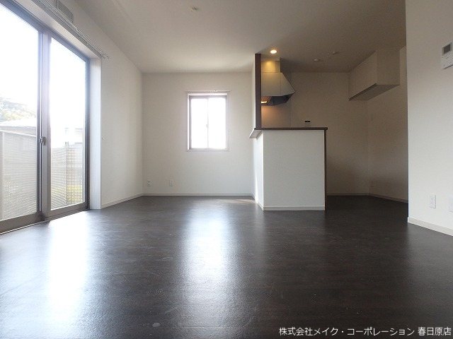 アドーレ春日 リビング