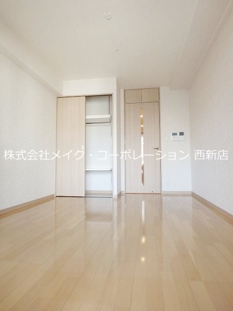 サヴォイザ・ブルネット～ネット無料～ ベッドルーム