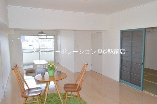 サンコーポタカキ リビング