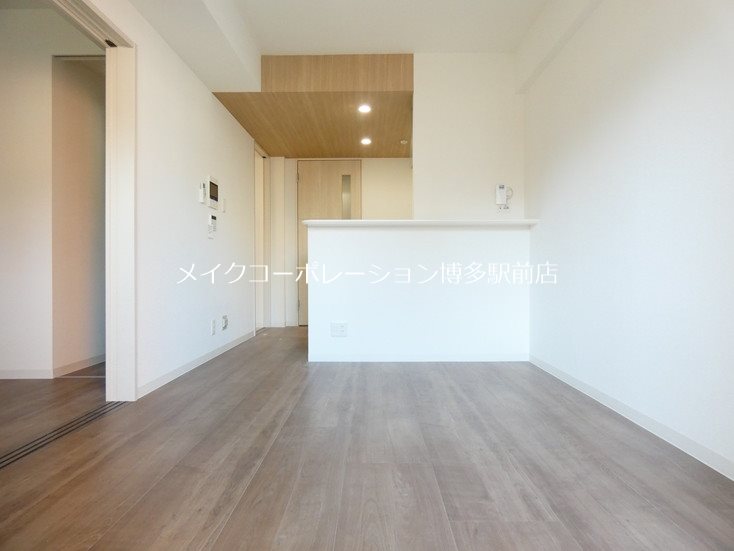 ※写真は棟内別部屋参考写真 メゾン・ド・リエール博多 リビング