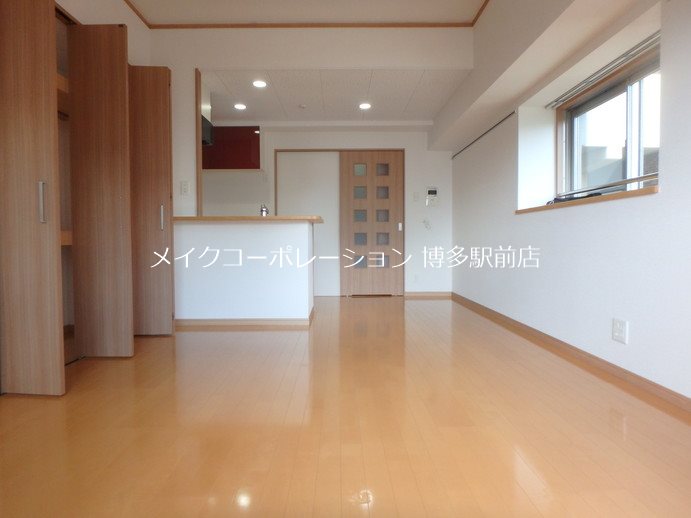 ロイヤルリバービュー リビング