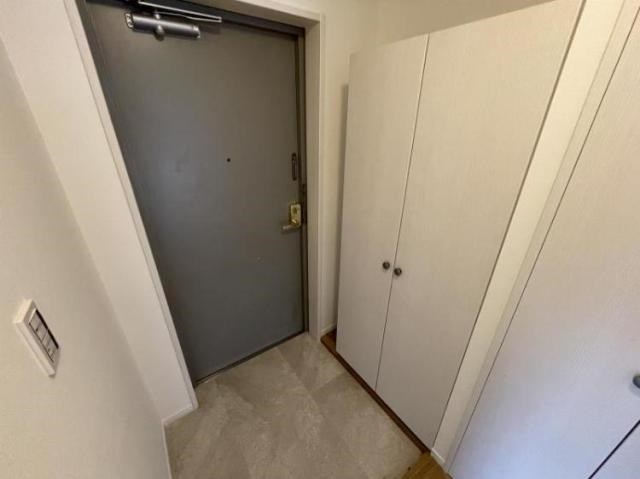 エレガンス秋山 玄関