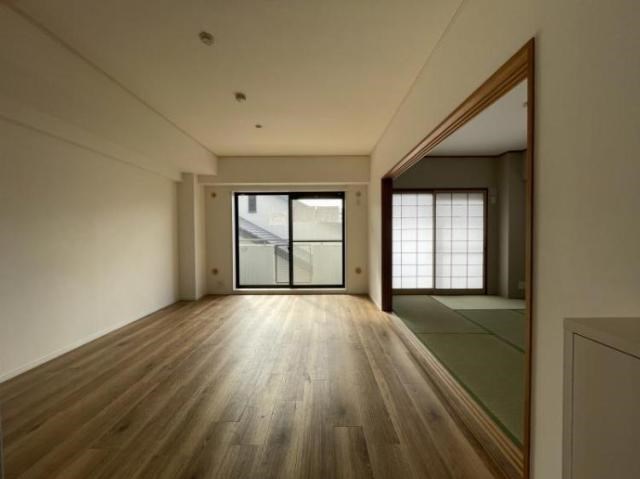 エレガンス秋山 リビング