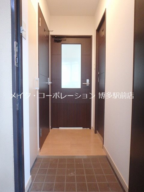 ※写真は同物件の別部屋となります。 GRANDEUR住吉弐番館 玄関
