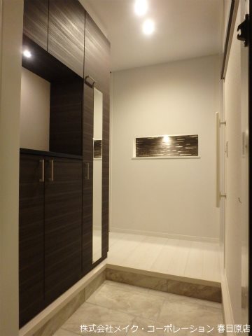 写真は同型タイプ granfortina春日 B棟 玄関