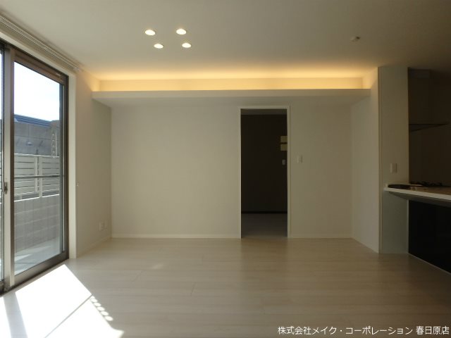 写真は同型タイプ granfortina春日 B棟 リビング