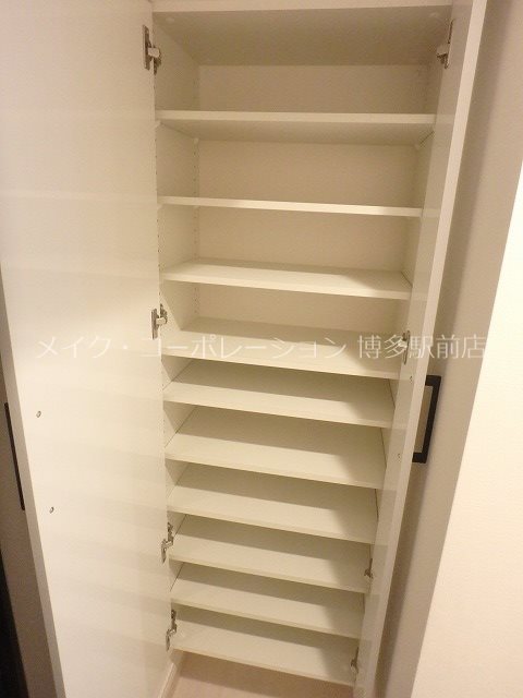 ※階数でキッチン・建具・扉・フローリングの色は違います グランフォーレ博多駅プレミア その他9