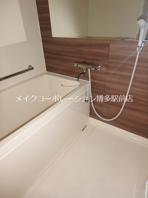 同物件別部屋引用・現状優先です♪ アビターレ南天神 風呂画像