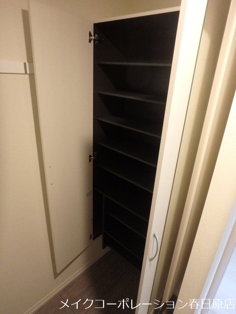 玄関 プレシボヌール弥永 玄関