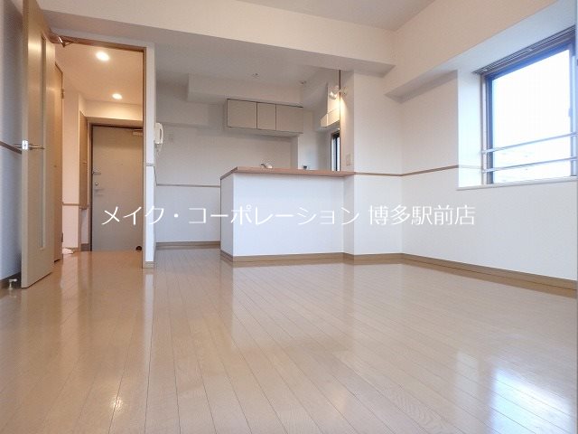 リビング カマラード吉塚 リビング