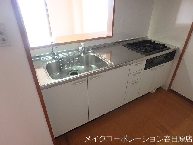 写真は同型タイプ アムフルッス キッチン