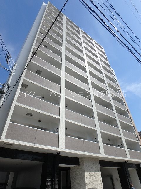 モダンパラッツォ県庁口 外観