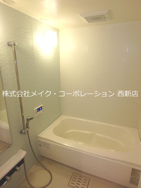 バス ライフ姪の浜 風呂画像