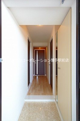 イーストパル博多Ⅱ 玄関