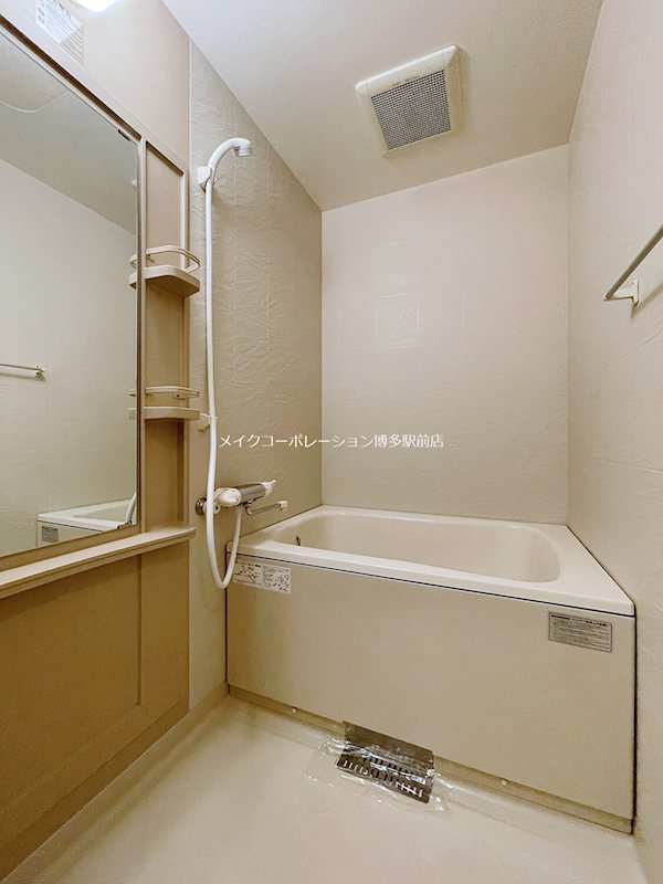 ※入居中の為別部屋写真使用現状優先 キャメロット・ハイネス 風呂画像