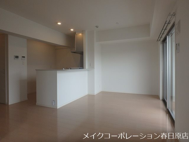 写真は同型タイプ コントロモア リビング