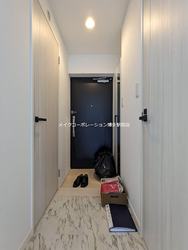 ※写真は棟内別部屋の参考写真です T'S SQUARE住吉 玄関