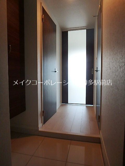 エンクレスト天神ＡＶＡＮＴ  玄関