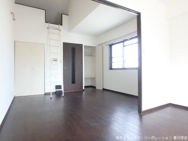 写真は同型タイプ ホルトハイム春日 リビング