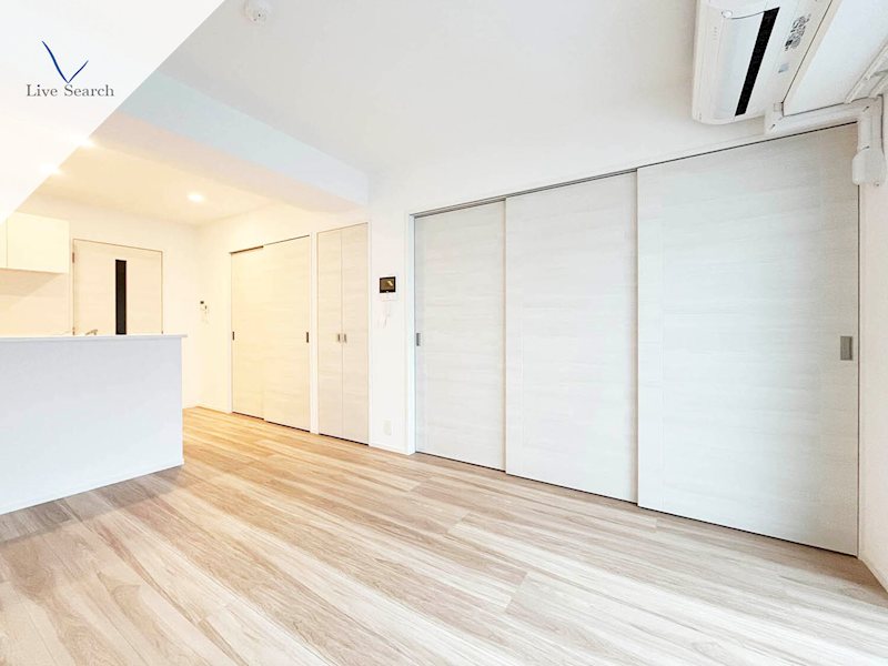 写真は同型タイプ Hakata Station South リビング